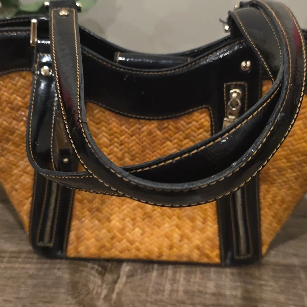 Etienne Collection PRIVEE' Woven And PATENT LEATHER TOTE - Picture 13 of 13